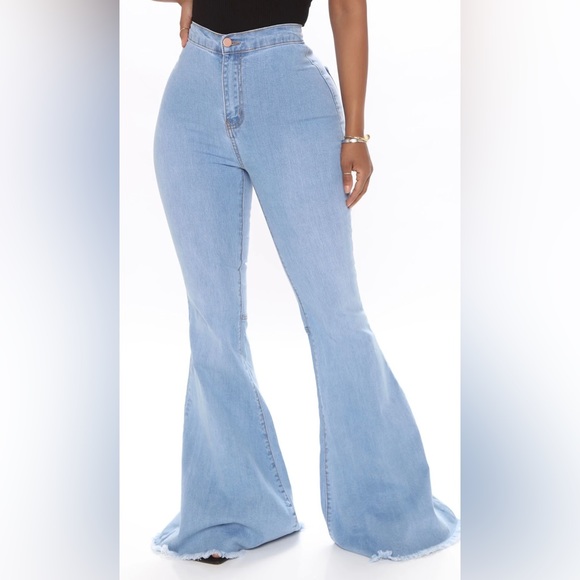 BNWT FasionNova Got What You Want Flare Leg Jeans - Light Blue Wash - Picture 3 of 12
